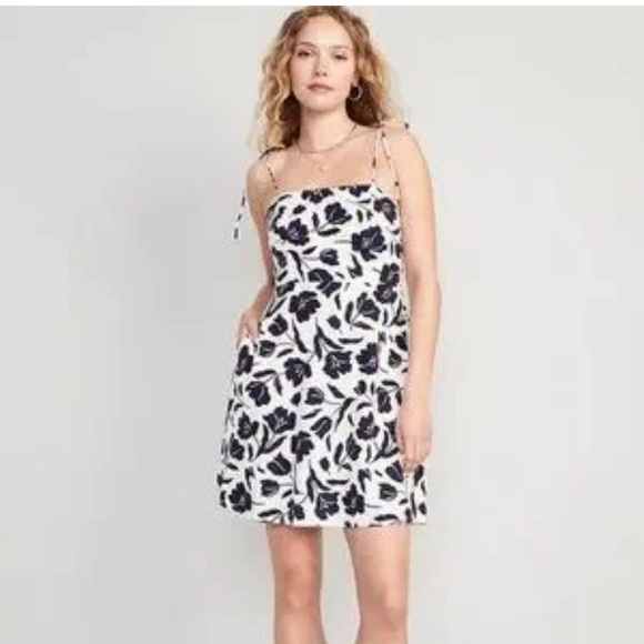 NWT OLD NAVY Floral fit Flare tiestrap Linen Blend Dress Size Medium - Picture 1 of 8